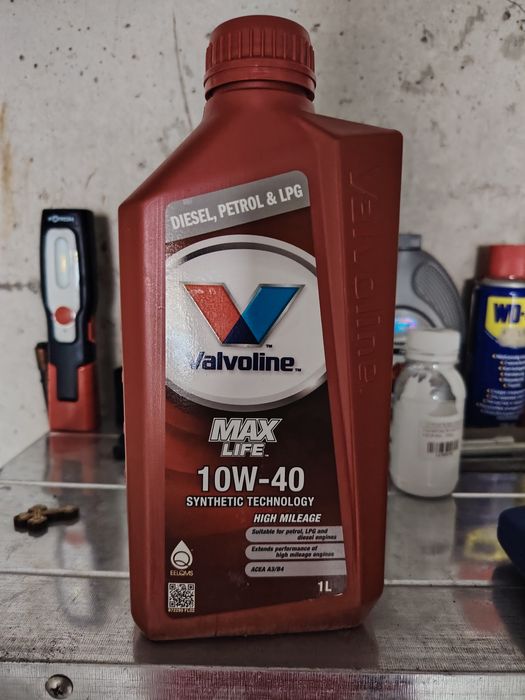 Моторно масло 10W40