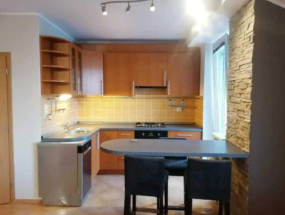 Дава се под наем Тристаен апартамент в Пловдив, Каменица 2 - 85 кв.м за 321.3 € - Снимка #1