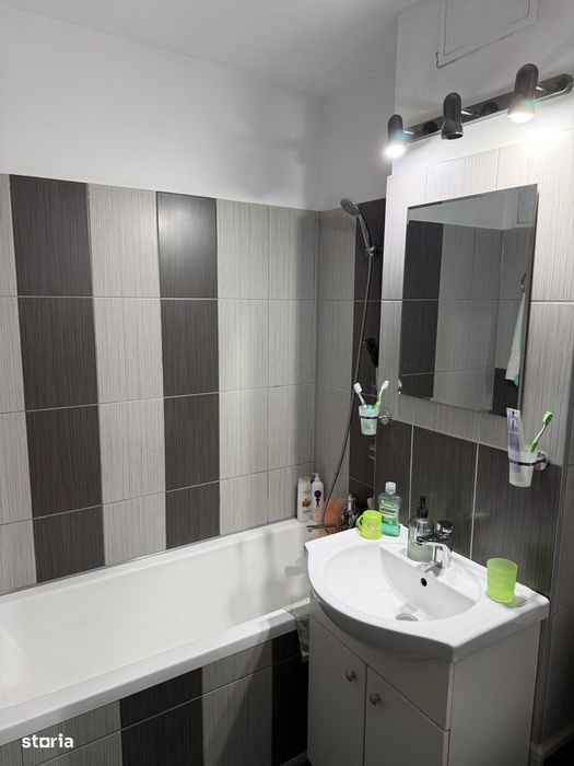 Apartament 3 camere la parter pretabil cabinet