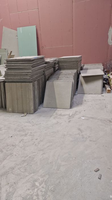 Керам гранит  б/у боле  200шт