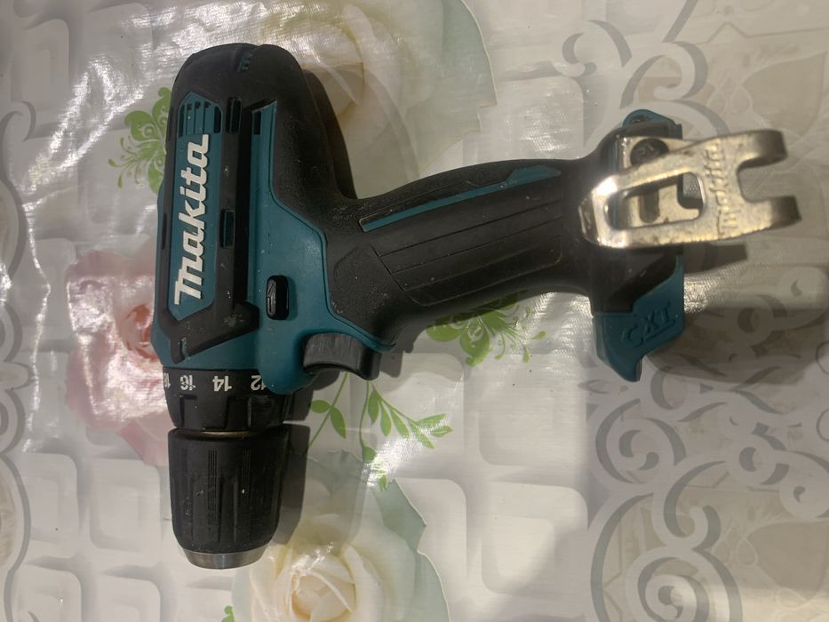 Makita DF331D/ двускоростен винтоверт