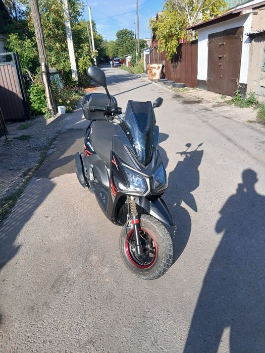 Скутер 150 кубов