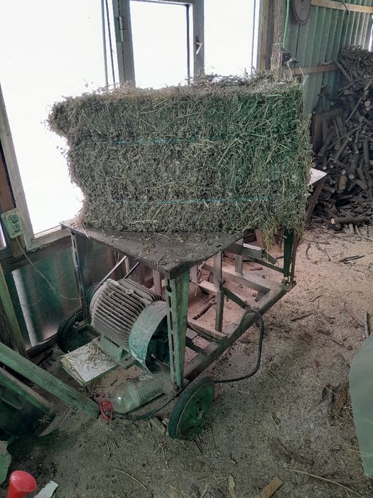 Vând baloti trifoi fără iarba