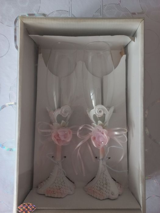 Два фужера, красивые