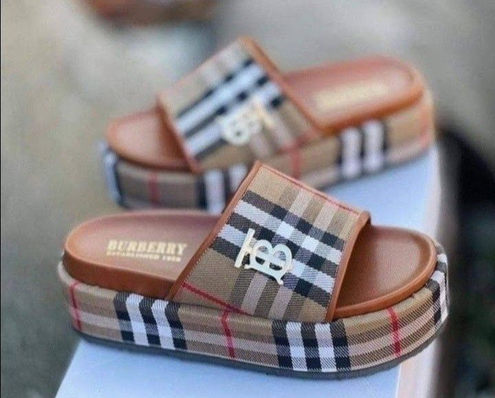 Papuci cu platforma material textil, saculet, etichetă