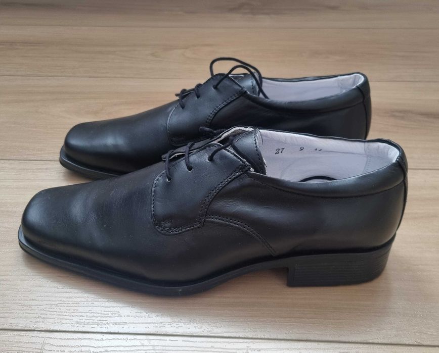 Pantofi din piele