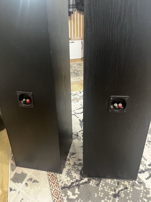 Колонки JBL напольные