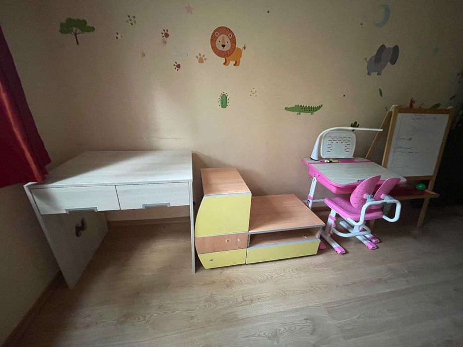 Детски бюра и стол с регулиране