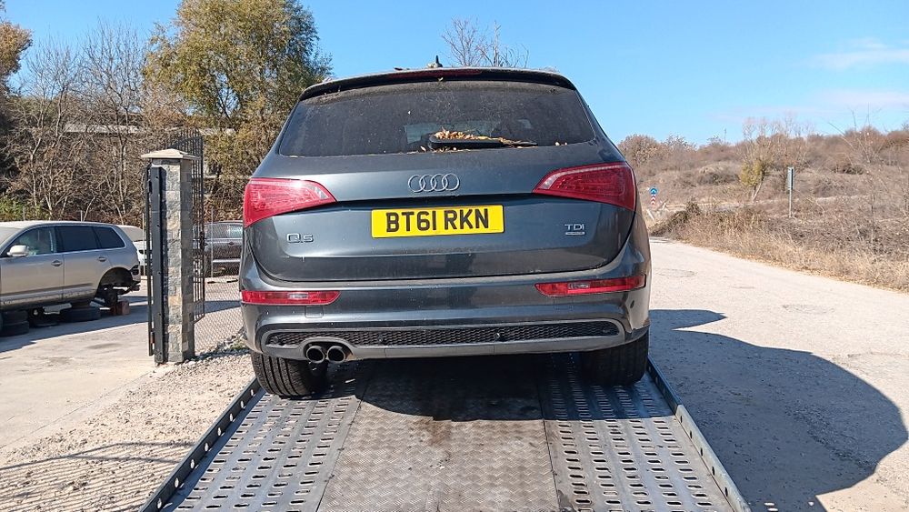 Audi Q5 2.0 TDI , 6 скорости, ръчка , 177 к.с. ,на части
