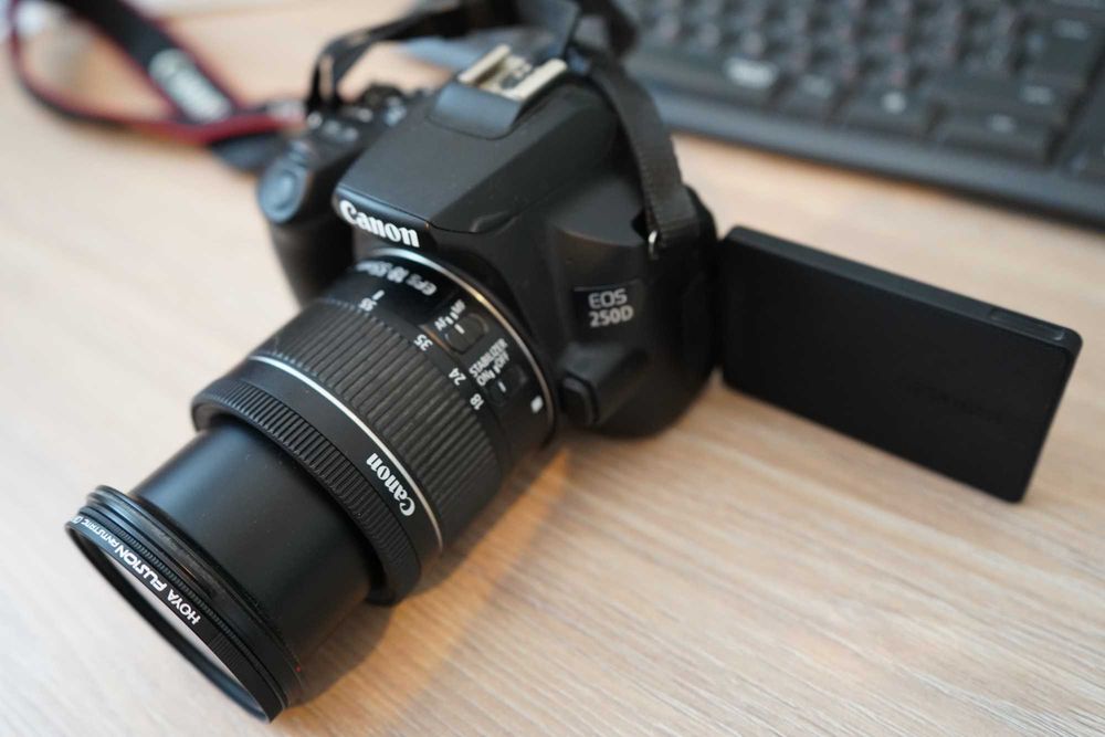 DSLR Canon EOS 250D