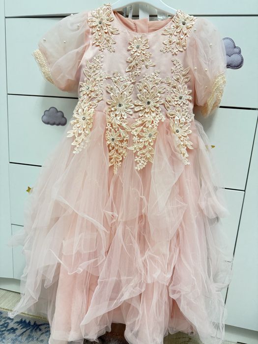 Нарядное новое детское платье