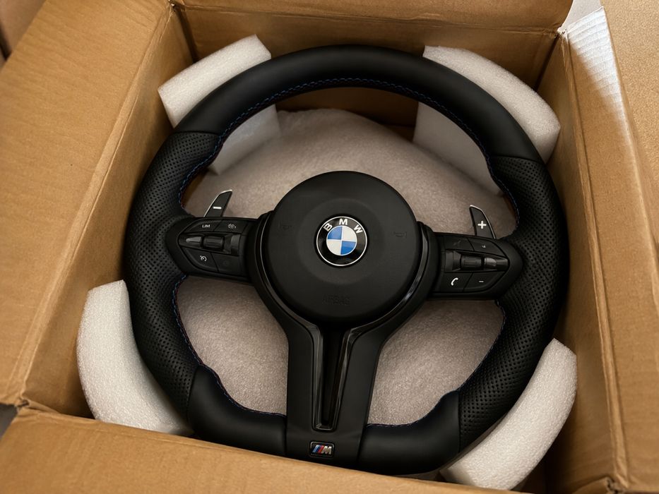 Volan Custom BMW cu Padele | BMW E90 E91 E92 E93 F10 F11