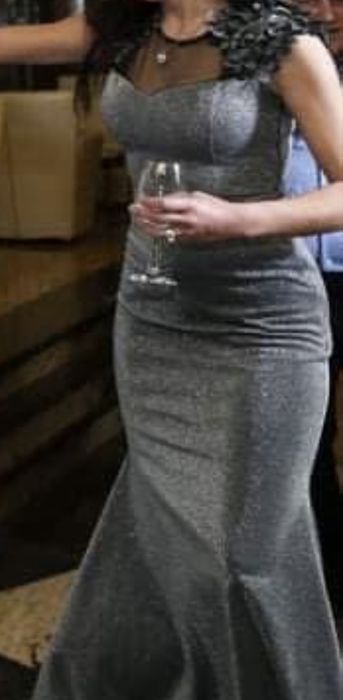 Продавам официална рокля