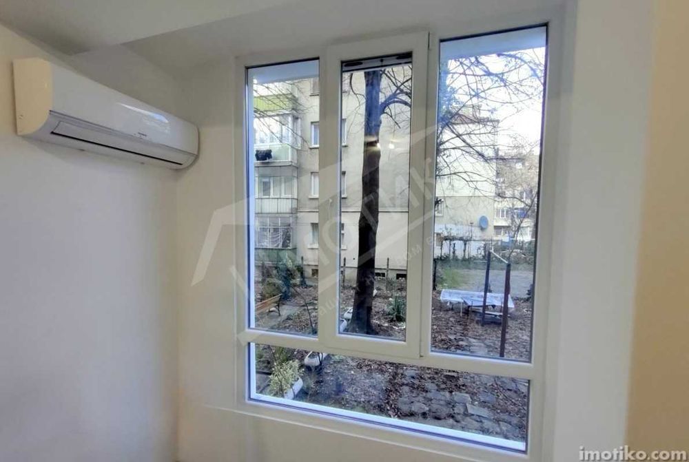 Едностаен на метри от Медицинския университет