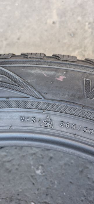 2 anvelope iarna Nokian 265/50/20.Pretul este pe bucata.