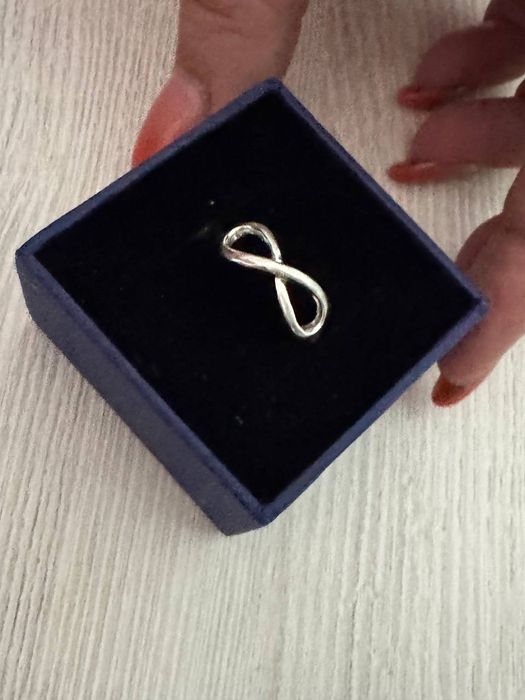 Женское серебряное кольцо размер примерно 17-18