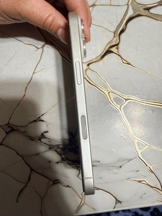 Iphone 16 продам 128 gb