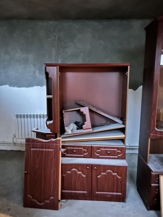 Стенка ва тумба сотилади