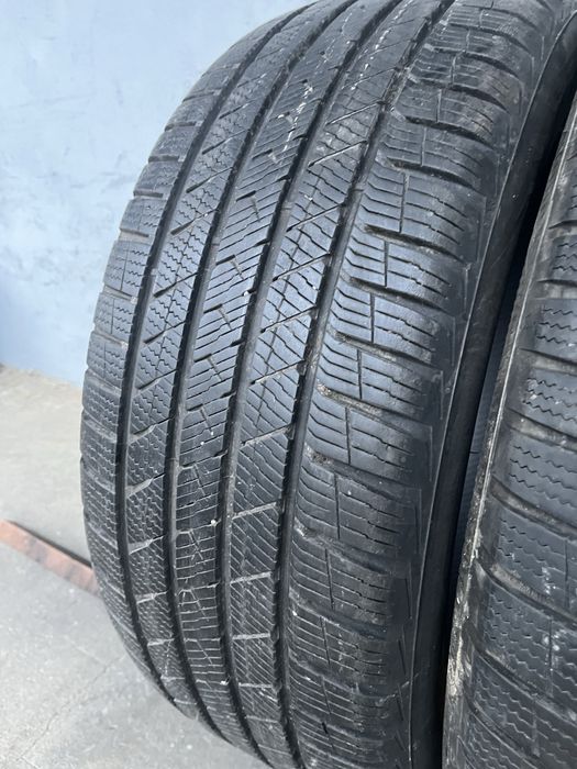 2 бр. всесезонни гуми 255/45/20 Vredestein DOT 5020 6,2 mm