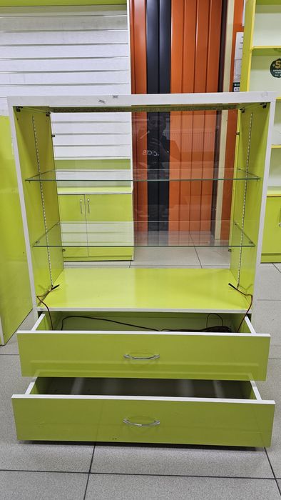 Витрины продам для торговли