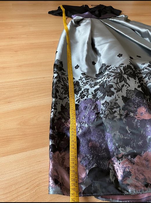 Vind rochita eleganta