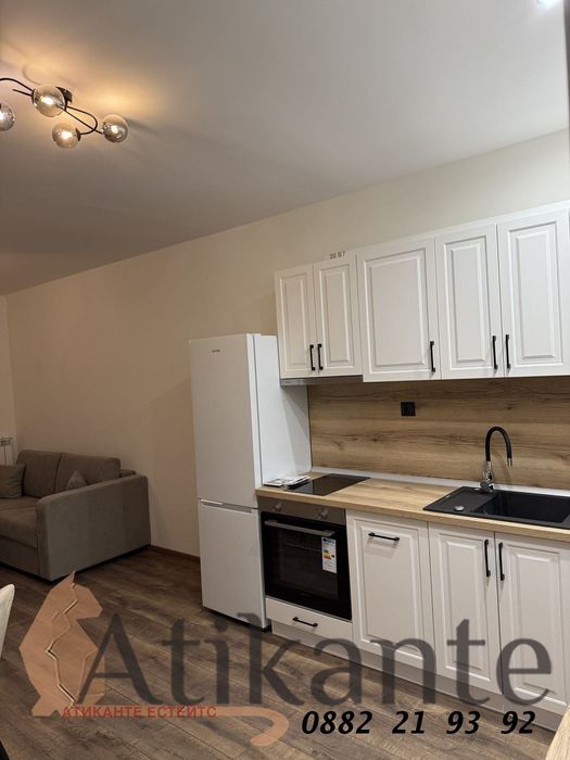 Дава се под наем Двустаен апартамент в София, Красно село - 74 кв.м за 757.86 € - Снимка #2