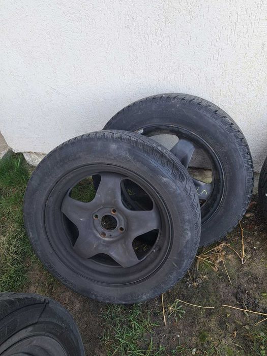 Vând cauciucuri de iarnă  cu jante