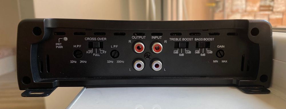 Продавам усилвател Thunder TCA-2087 – 2 канален 1600W (MAX).