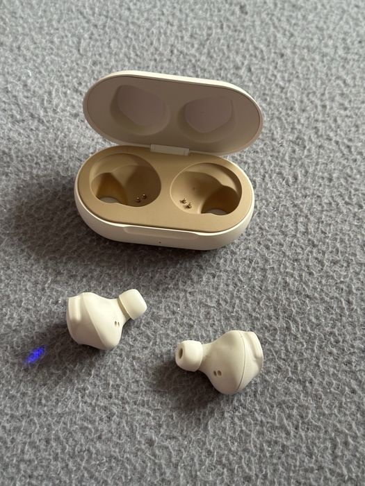 Casti bluetooth by Samsung Galaxy Buds