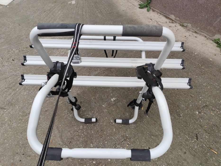 Vând suport 3 biciclete cu prindere pe haion