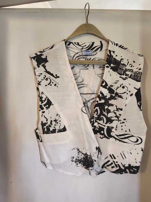 Продавам летен дамски костюм