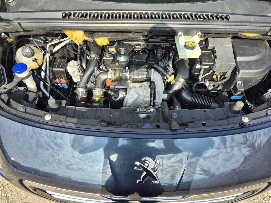 Dezmembram Peugeot 3008 an 2014 1.6 hdi bara fata /capota motor /trager/aripi