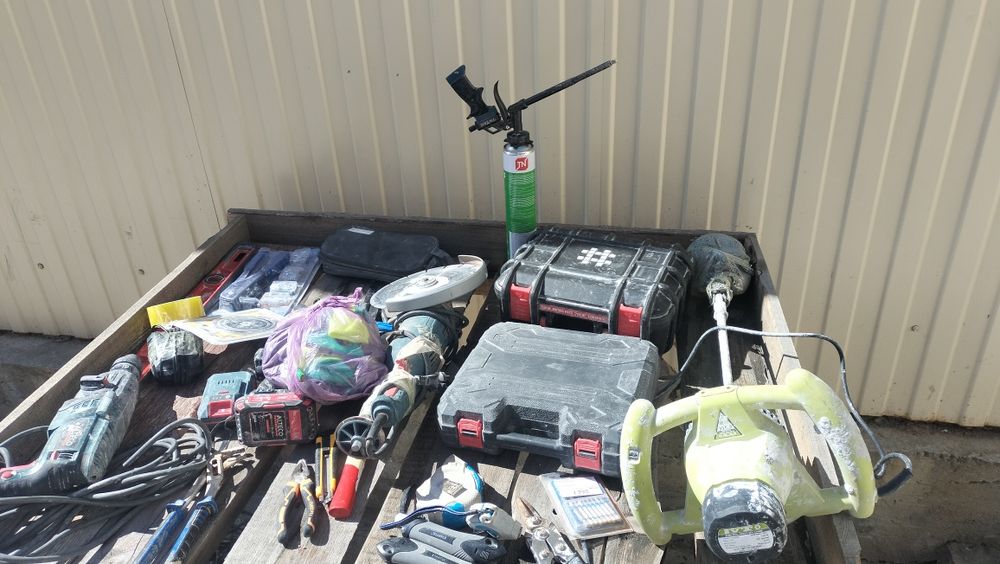 Срочно продам инструмент для строительства