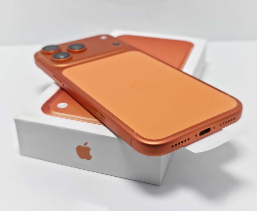 НОВ•iPhone 17 Pro Max 256GB Cosmic Orange
