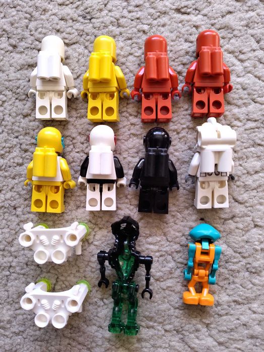 Lego Classic Space, Futuron, Blacktron I, Mars Mission и Modern Space фигурки