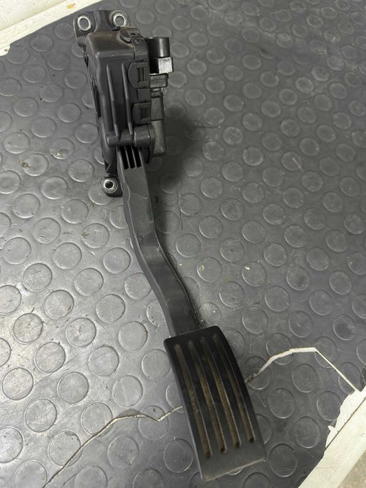 Дроселова клапа и педал за газта на Ford 1,8/2,0 бензин