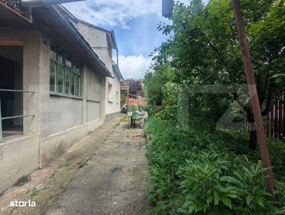 Casa renovabila/demolabila, teren 481 mp, 2 fronturi, zona Intre Lacur