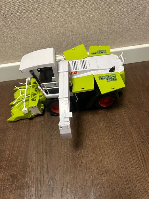 Детска играчка комбайн