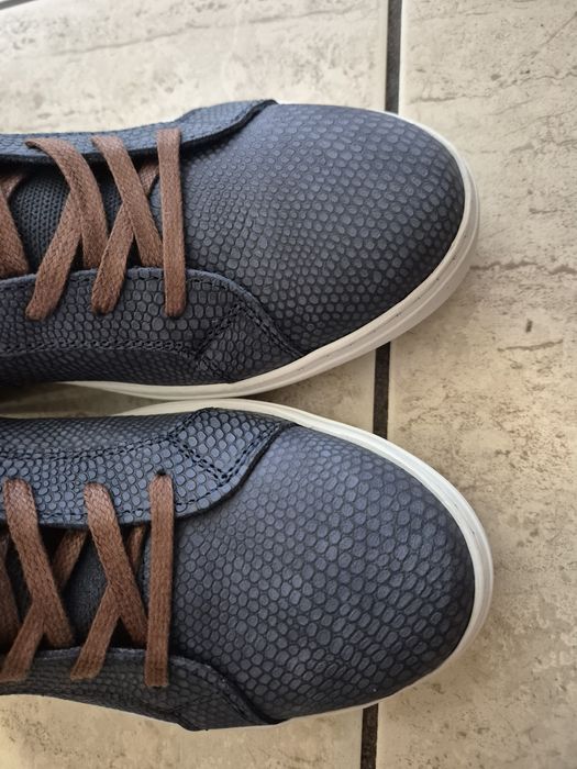 Pantofi de piele noi 43