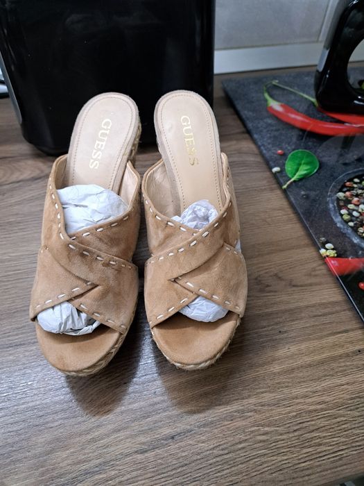 Papuci Guess platforma din piele mas 38