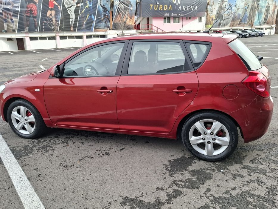 Kia ceed an 2008 1.6 benzina transport gratis  Germania climatronic je