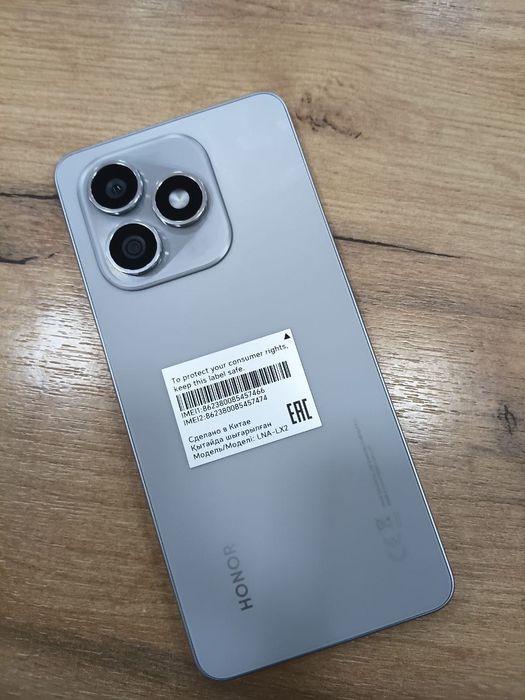 Honor x8d  8-256 gb 7000 mAh