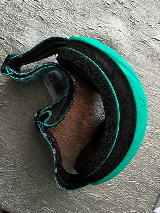 ЧИСТО НОВИ ски очила Giro