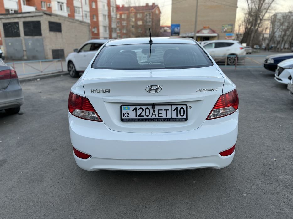 Хюндай акцент 2011 года