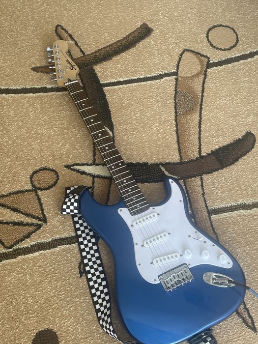 Электро гитара squier