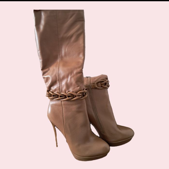 Продаются сапоги