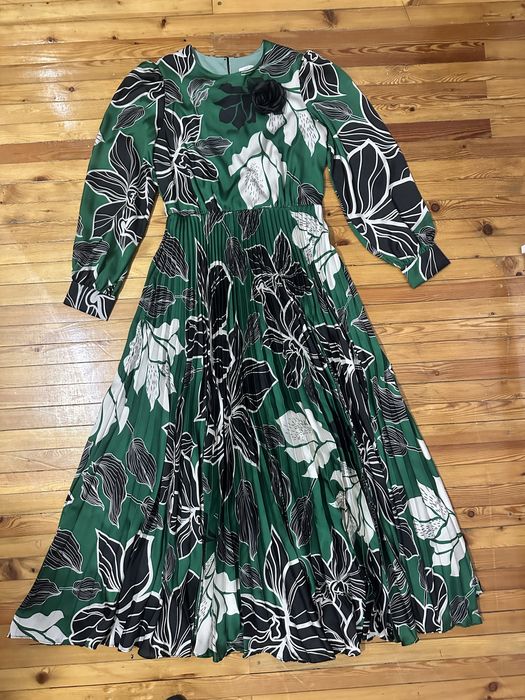 Платье нарядное с плиссировкой