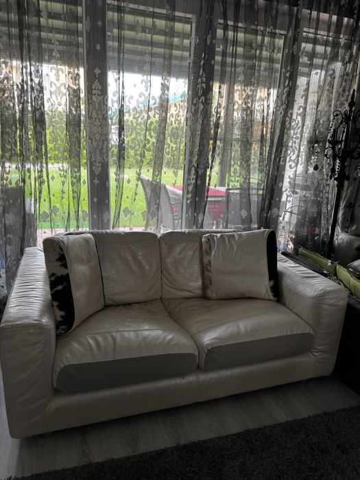 Mobilier canapea piele