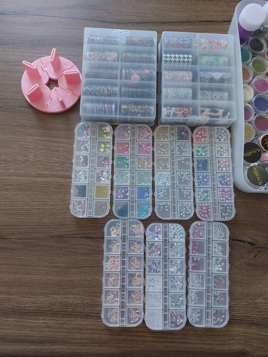 Pentru modele pe unghii