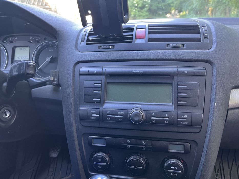 Skoda  Octavia  2 2005